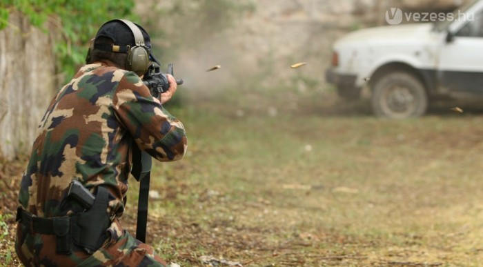 Szétlőttünk egy Skodát – videó