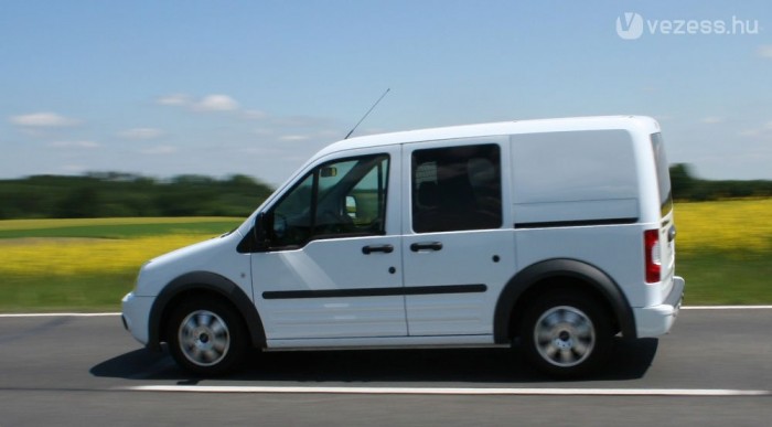 Nem rossz vezetni a Connectet