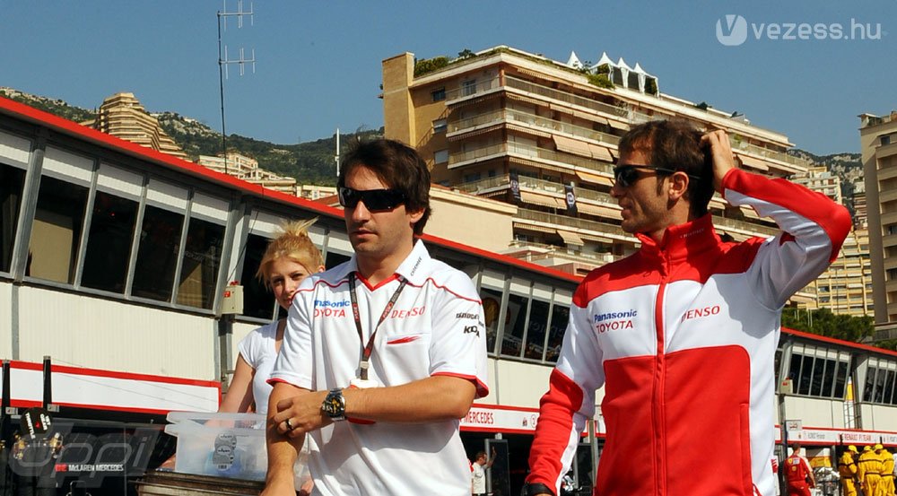 Alonso nyerte az edzést Monacóban 15