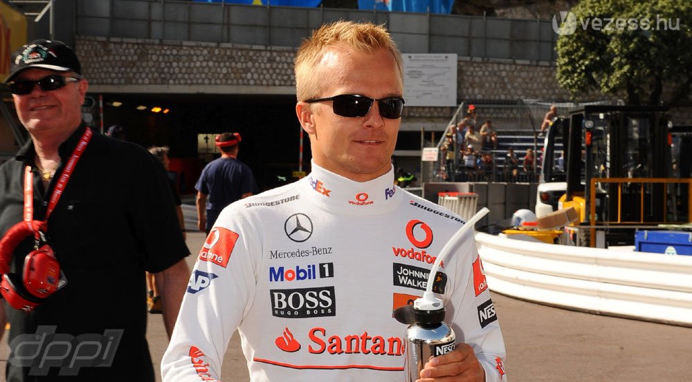 Barrichello vezet Monacóban 16