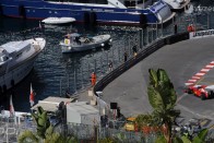 Barrichello vezet Monacóban 45