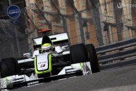 Barrichello vezet Monacóban 49