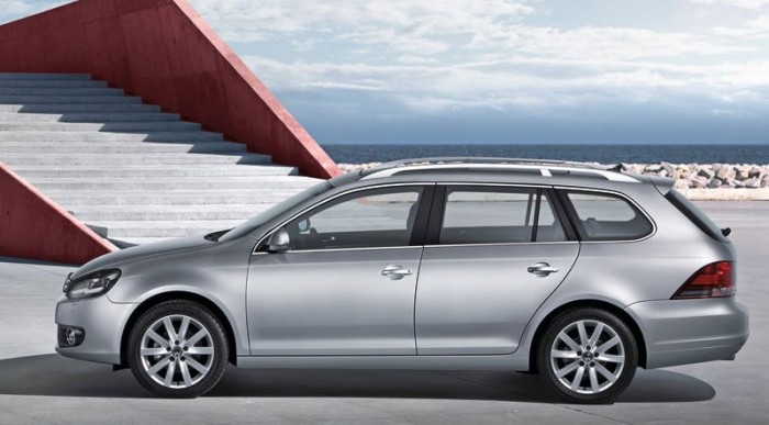 Itt az új Golf kombi 7