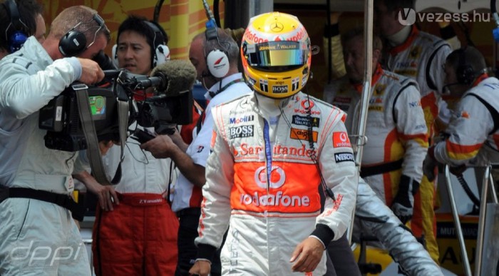 Hamilton korán búcsúzott