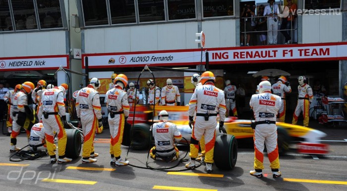 Vettel nagyon rosszul járt 6 | Vezess Alonso rugalmasabb stratégiát választott