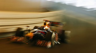 Webbernek bejött, Vettel bukott