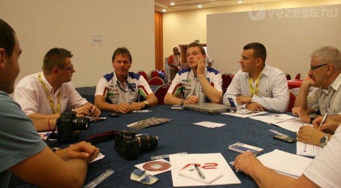 Magyar srác vezet a Ford csapatánál! 7 | Vezess Közvetlenek a Fordos srácok (Malcolm Wilson (b.) és Jari-Matti Latvala)