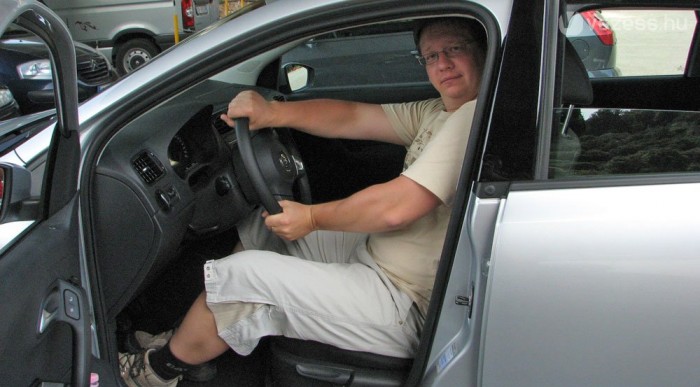 Egy meglett ember elöl