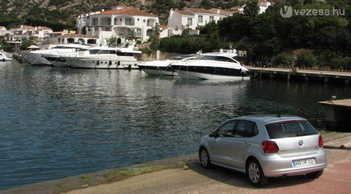 Magyarországon már a kép jobb alsó sarkában látható jármű is képvisel presztízsértéket