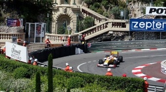 Zavarta a jó nő az F1-eseket