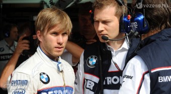 Nem rúgják ki Heidfeldet