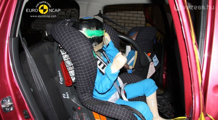 Szemből kicsit nagyot rántott