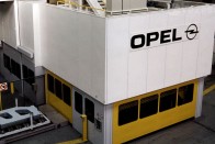 Keresztbe tettek az Opelnek 9