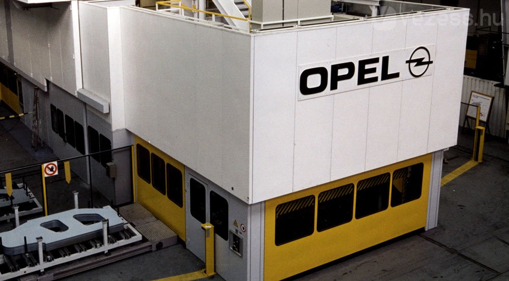 Keresztbe tettek az Opelnek 5