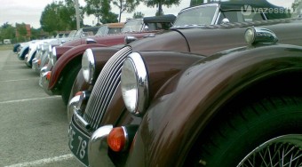 Angol-francia sportkocsikonvoj