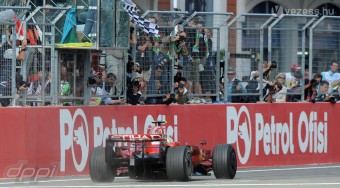 Schumacher nyomába érhet Massa