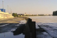 Közel másfél évre lezárják a rakpartot 38 Közel másfél évre lezárják a rakpartot 38