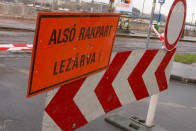 Közel másfél évre lezárják a rakpartot 44 Közel másfél évre lezárják a rakpartot 44