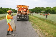 Igazából kalászos-szippantó berendezés, nem kátyújavító