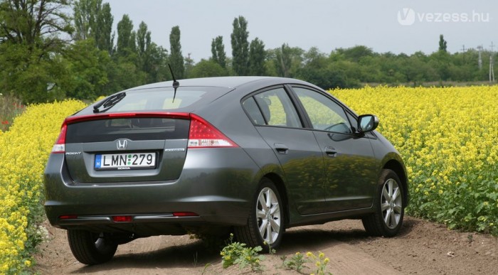 Insight: mit tud az olcsóbb hibrid? 7 | Vezess Ötmillióért kapható az alapmodell