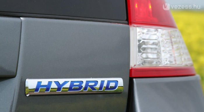 Insight: mit tud az olcsóbb hibrid? 6 | Vezess A Prius jobb autó, de kétmillióval drágább