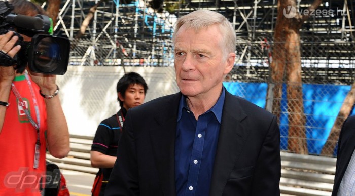 Mosley még mindig az újakat támogatja