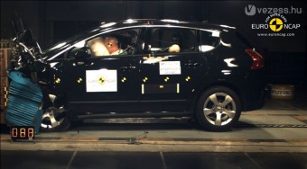 Peugeot 3008 - csak gyalogosra veszélyes