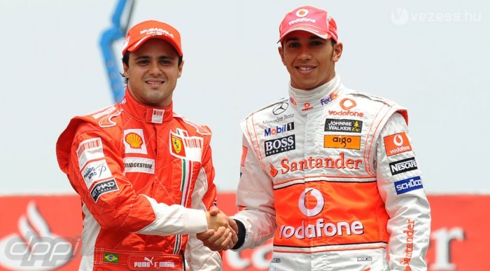 Nem estek egymás torkának