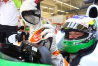 Barrichello mellett Fisichella szállt csak ki