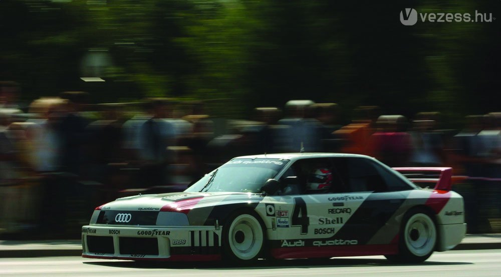 720 lóerő volt a csúcs a 2,2 literes turbómotorból. Az autó egy Audi 90 IMSA GTO 1989-ből