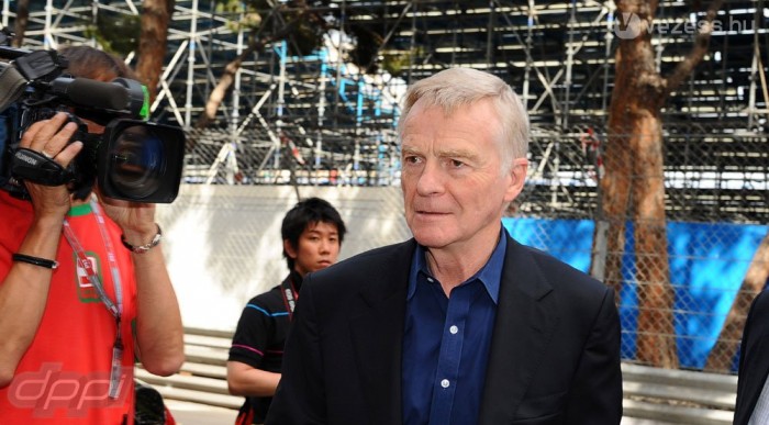 Kutyaszorítóban a csapatok 5 | Vezess Mosley behódolást vár