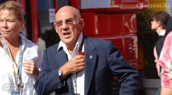 Titkos ügynökként él Sir Stirling Moss