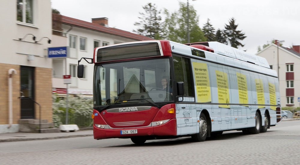 Teszten a hibrid busz