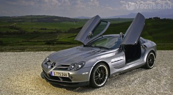 Történelmi festés a Merci szuperautóján