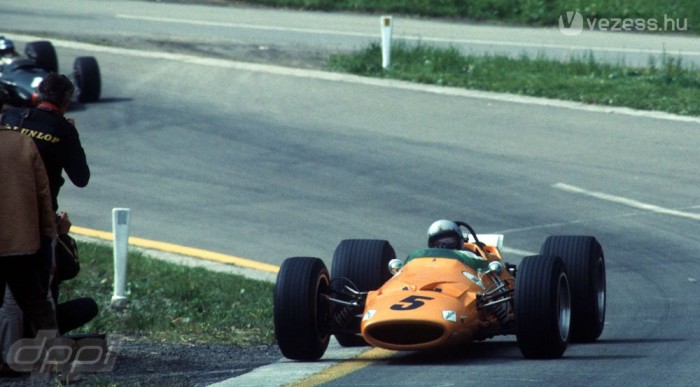 Bruce McLaren a róla elnevezett autóban 1968-ban