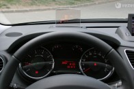 Nem muszáj lenézni az órákra a head-up display-jel