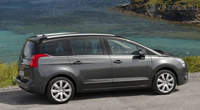 Kompakt egyterűje is lesz a Peugeot-nak