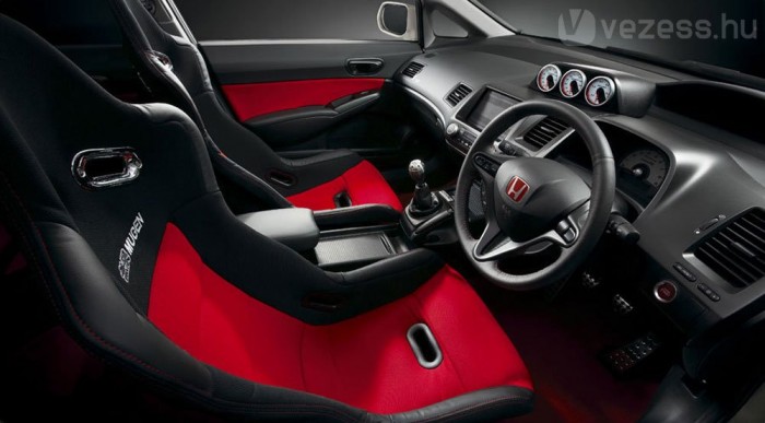 Csak kétüléses, de ott sem utcai