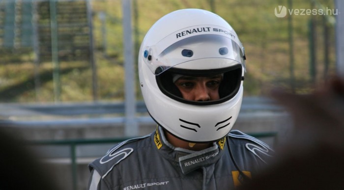 Mindig mondtam, egy jó sisak öltöztet!