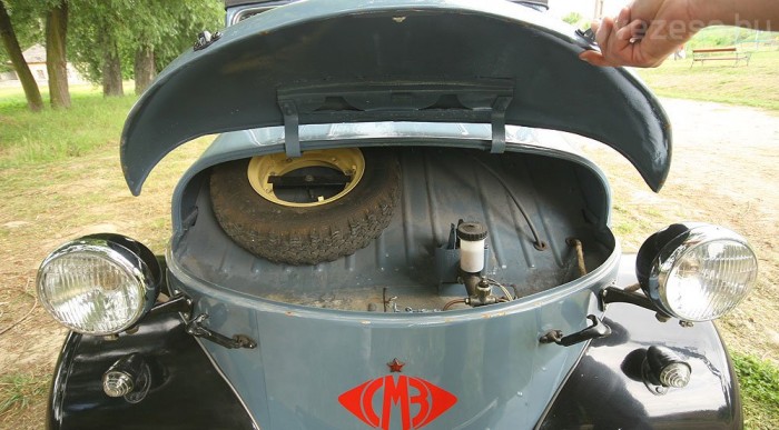 Pótkerék, csomagtartó. Zavarba ejtő nagyvonalúság