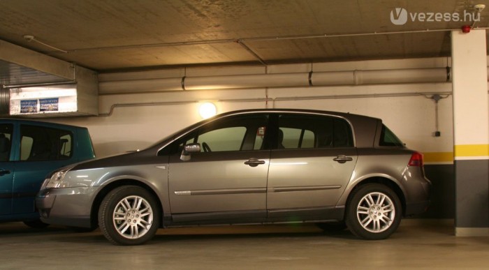 Kifosztva érkezett a Vel Satis, itthon pótolták a turbót és a többi hiányzó alkatrészt