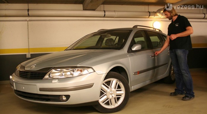 Két éve nem gyártják a kettes Lagunát, de ebben csak 124 km van