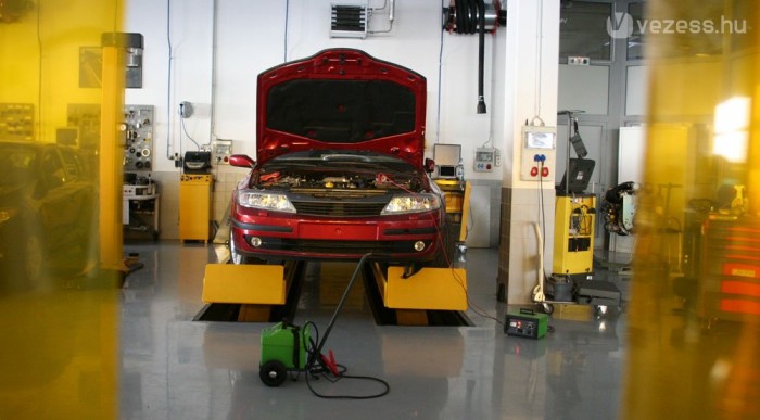 Itt készítik fel a mesterszerelőket