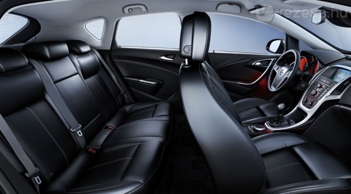 Itt az új Opel Astra – belülről 7 | Vezess Elvileg tágasabb