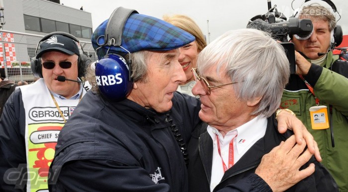 Stewart: Mosleynak mennie kell