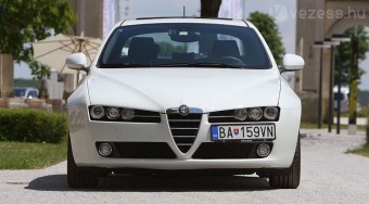 Alfa 159: Felturbózva