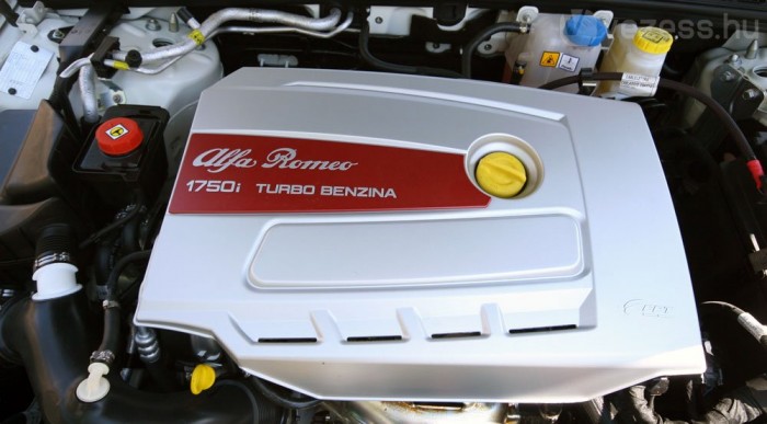 Műanyagdoboznak álcázza magát a motor