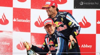 Red Bull-kettős győzelem Silverstone-ban