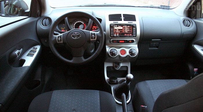 Yarisos berendezési tárgyak