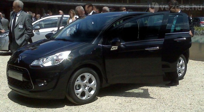 A fényszórók a DS3-ról valók